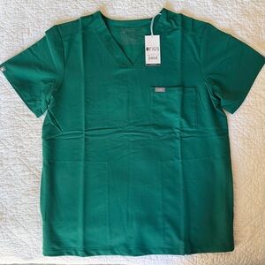 FIGS Men's Hunter Green Chisec Scrub Top